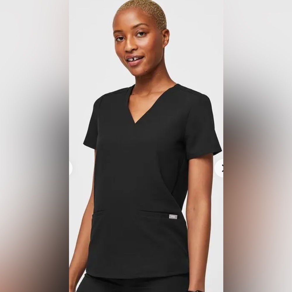 2 black FIGS Black size medium Casma Three-Pocket Scrub Tops